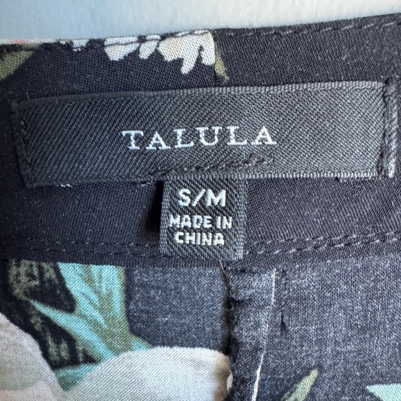 Talula Women's Black Floral Open Front Lightweight Short Kimono Top S/M Witchy - Picture 2 of 10